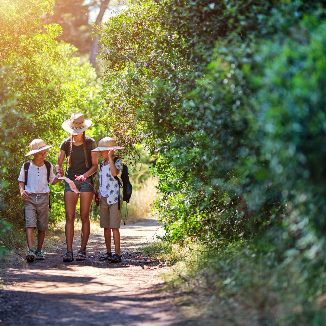 outdoor scavenger hunt for kids